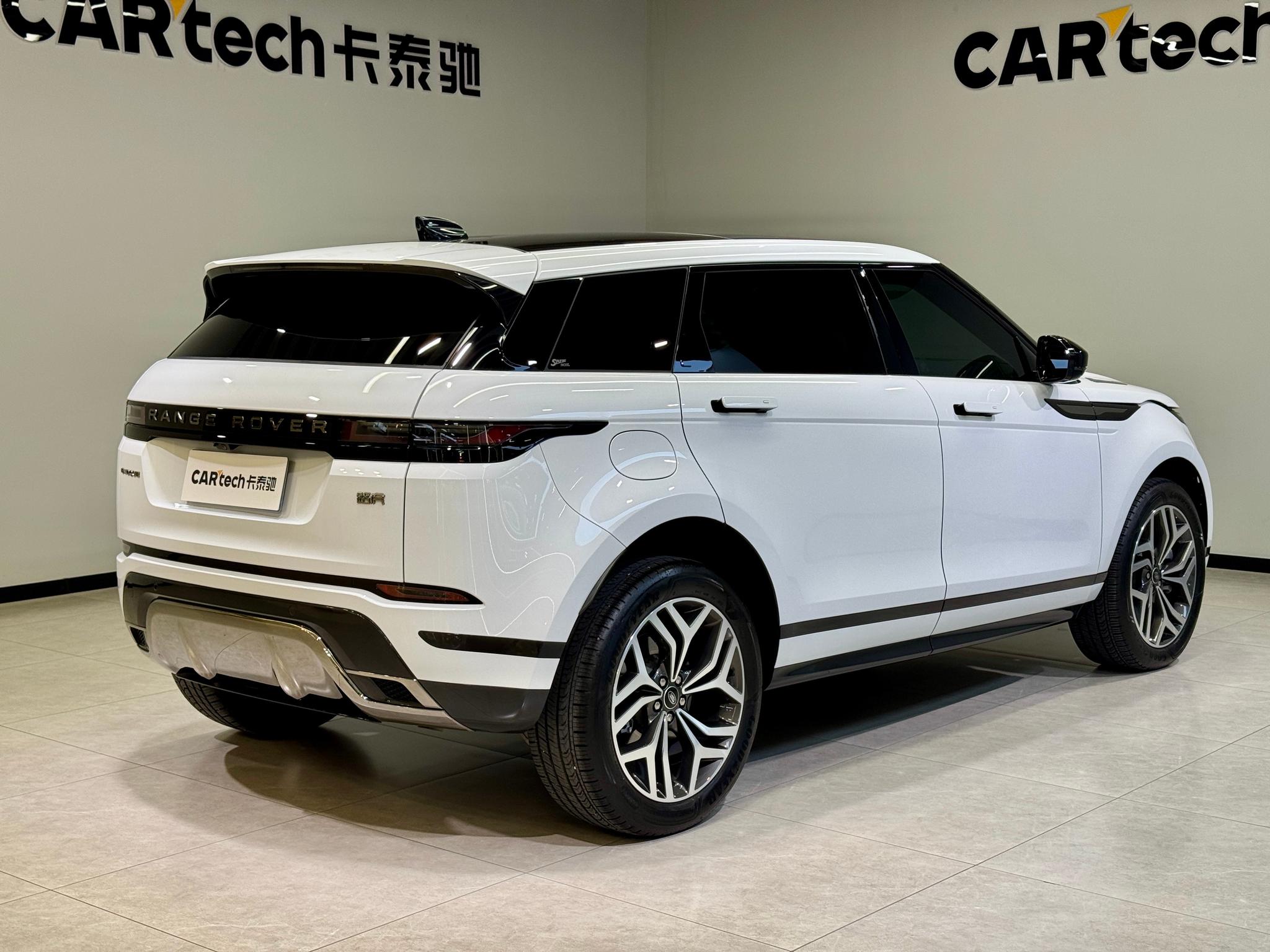 Land Rover Range Rover Evoque 2024 L 2.0T SE