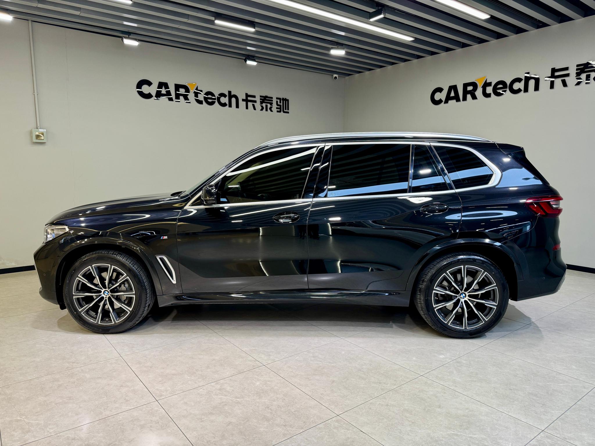BMW X5 2022 xDrive 30Li Premium M Sport