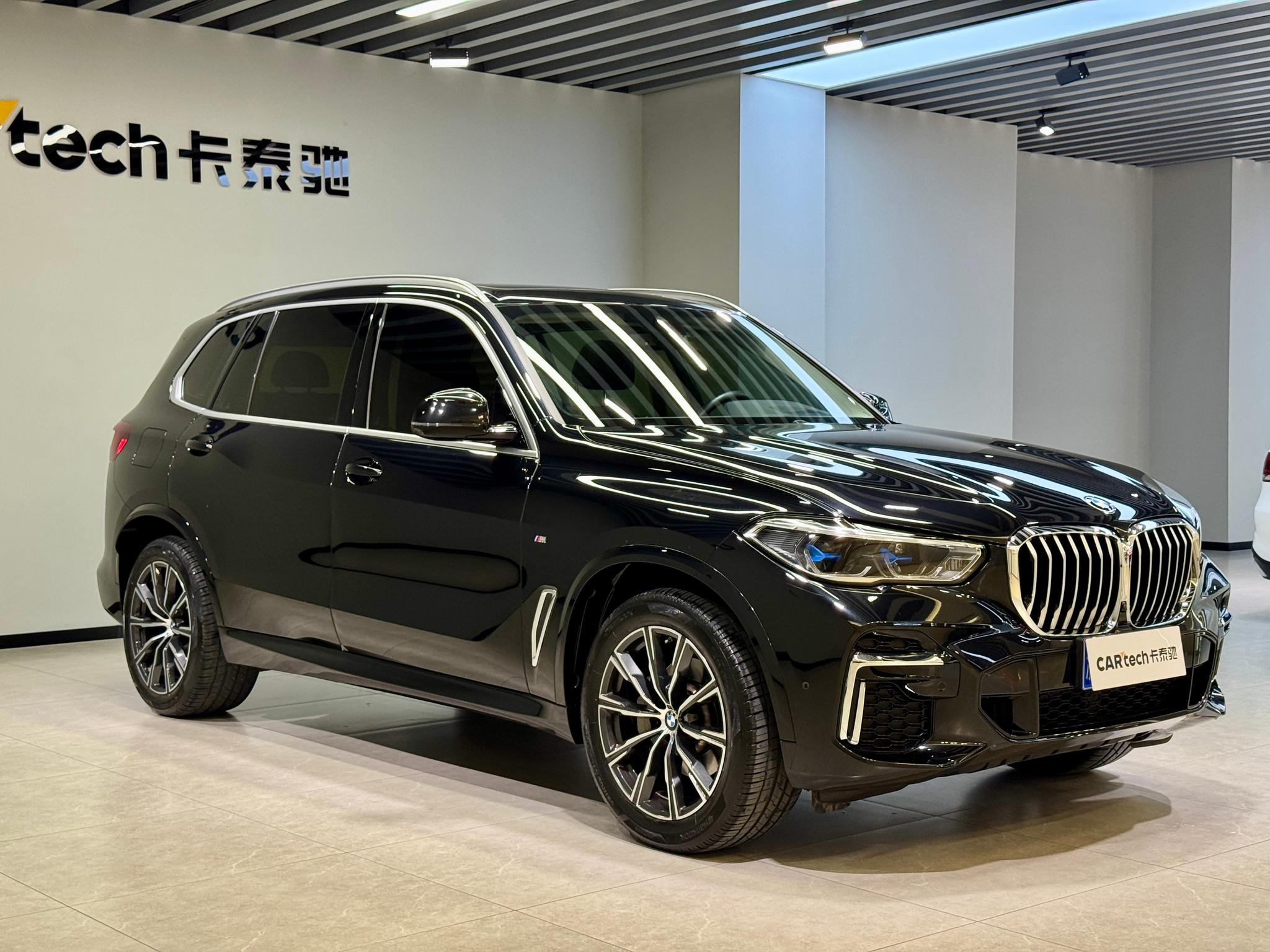 BMW X5 2022 xDrive 30Li Premium M Sport