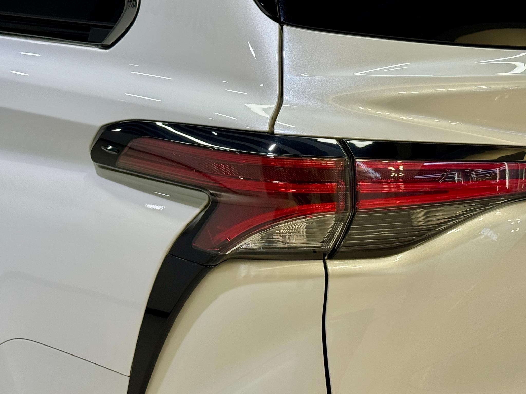Toyota Sienna 2023 2.5L