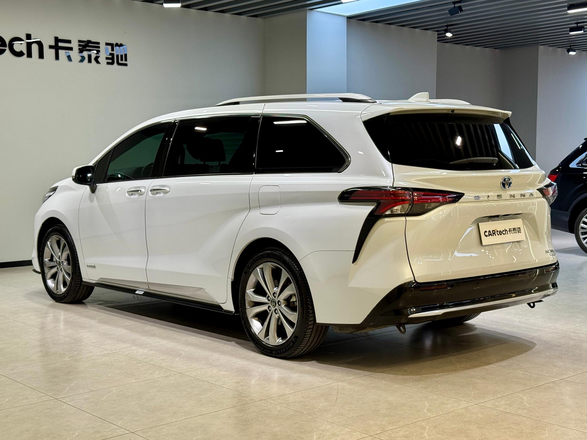 Toyota Sienna 2023 2.5L
