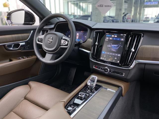 VOLVO S90 2023 — фото 27