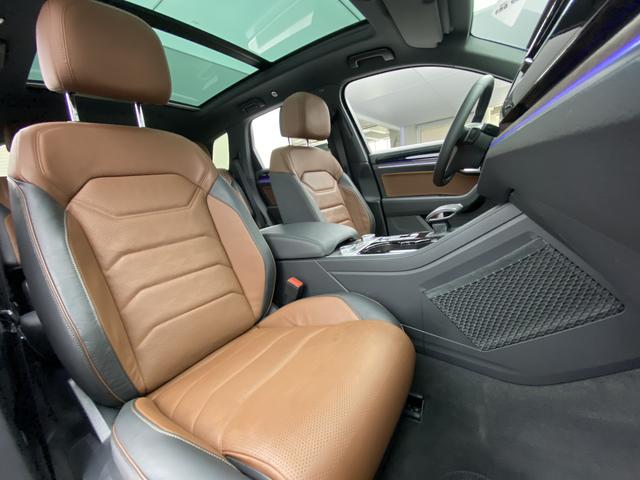 Volkswagen Touareg 2020 Черный из Китая, фото 2