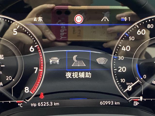 Volkswagen Touareg id 3840747 из Китая 12