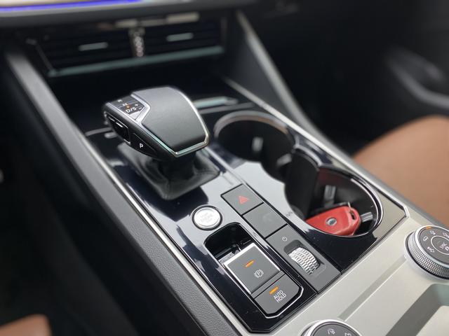 Volkswagen Touareg id 3840747 из Китая 18