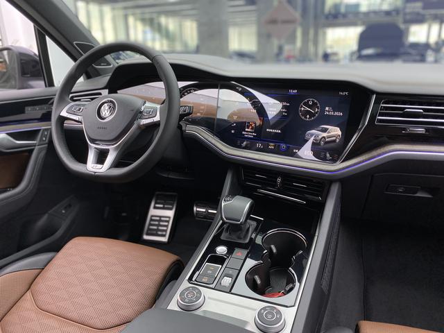 Volkswagen Touareg id 3840747 из Китая 24