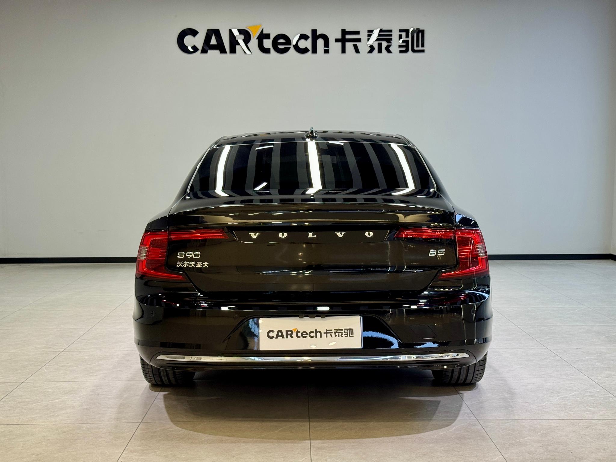 Volvo S90 2024 B5 Luxury