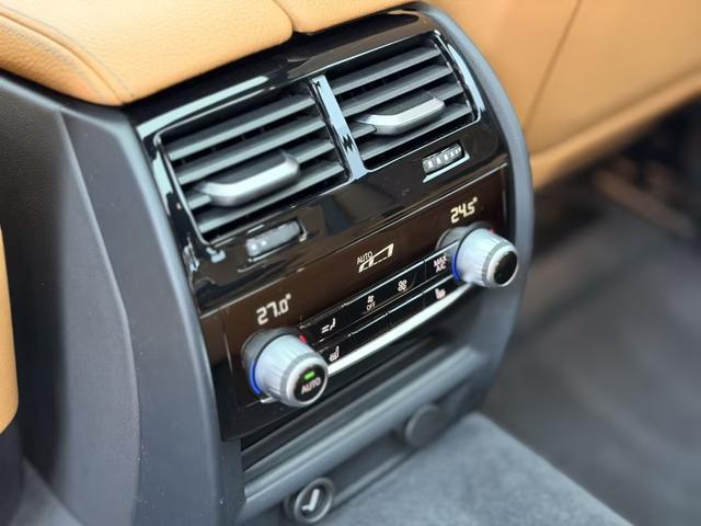 BMW 5 Series 2019 — фото 12