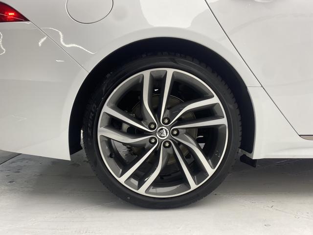 Jaguar XFL 2024 2.0 T P 300 4 WD — фото 14