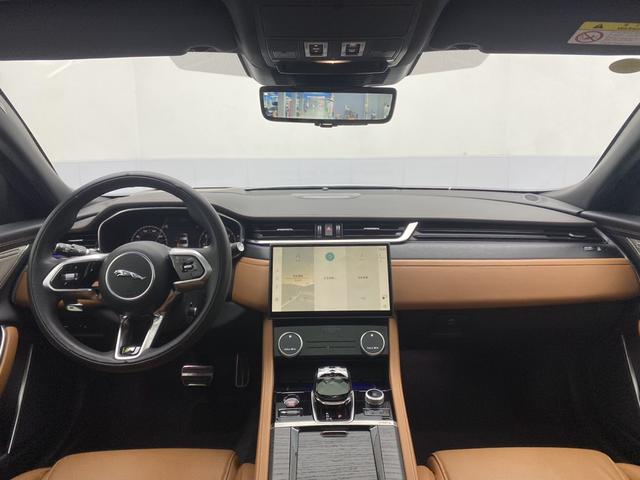 Jaguar XFL 2024 2.0 T P 300 4 WD — фото 18