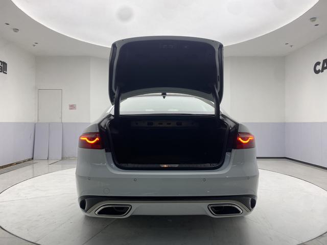 Jaguar XFL 2024 2.0 T P 300 4 WD — фото 13