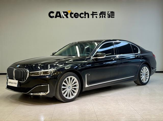 BMW 7 Series - фото 1