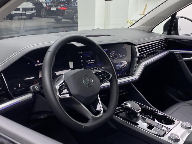 Volkswagen Touareg id 3840745 из Китая 10