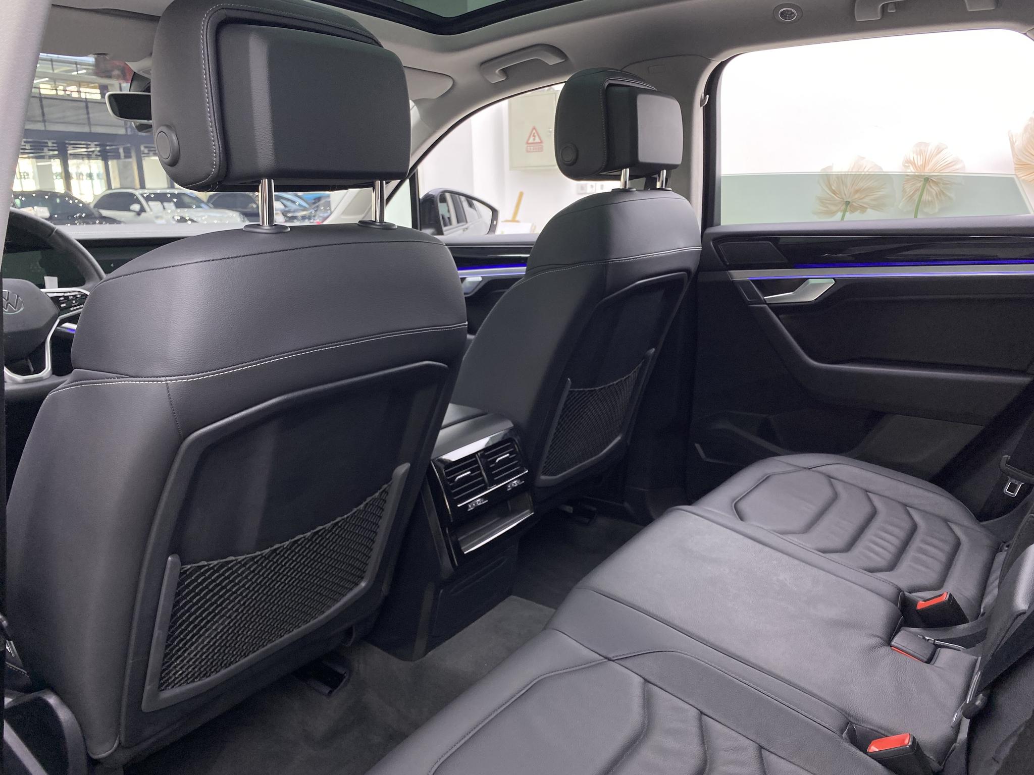 Volkswagen Touareg 2022 3.0TSI Sport