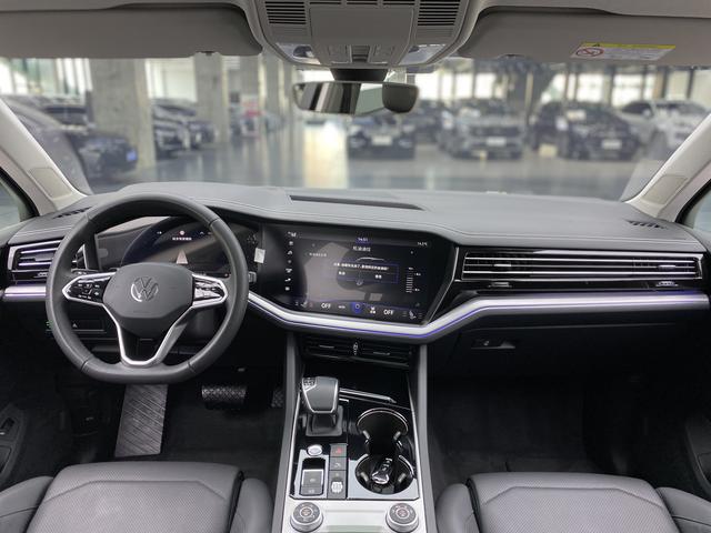 Volkswagen Touareg id 3840745 из Китая 28