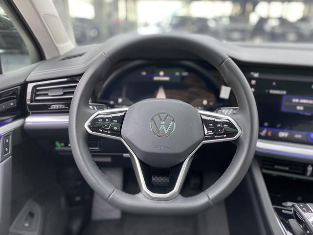 Volkswagen Touareg id 3840745 из Китая 29