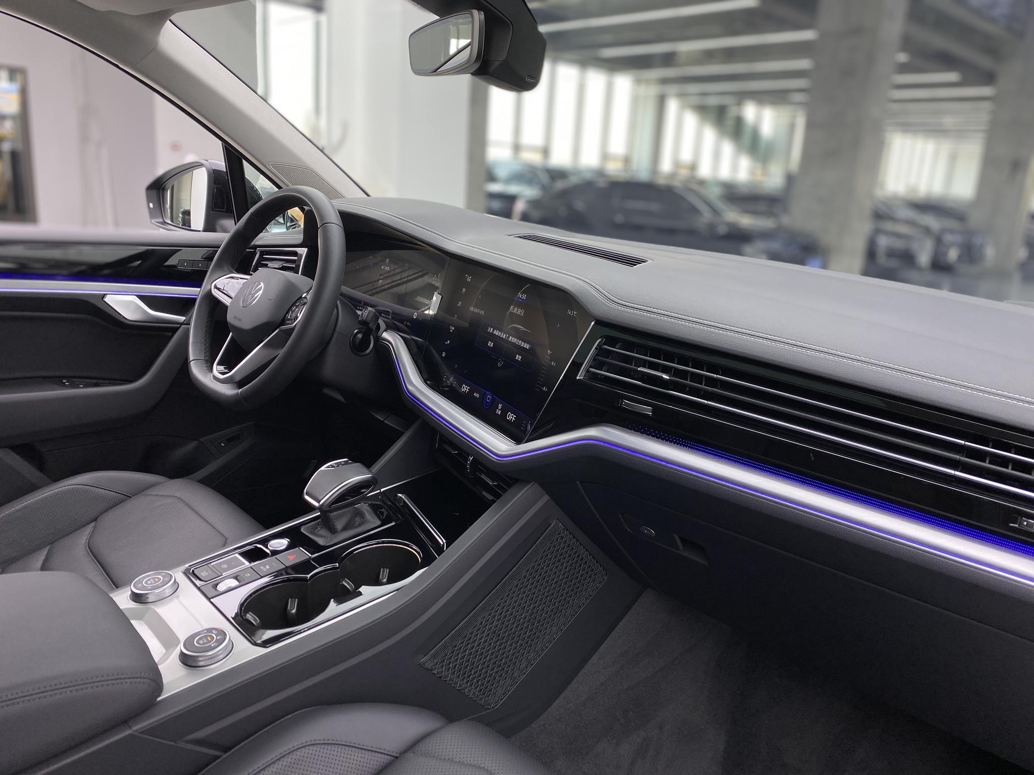 Volkswagen Touareg 2022 3.0TSI Sport
