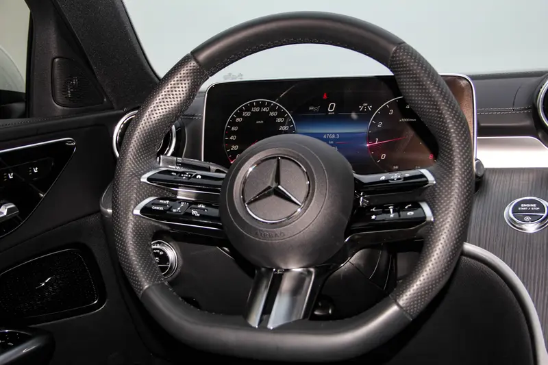 Mercedes-Benz C-Class — фото 12