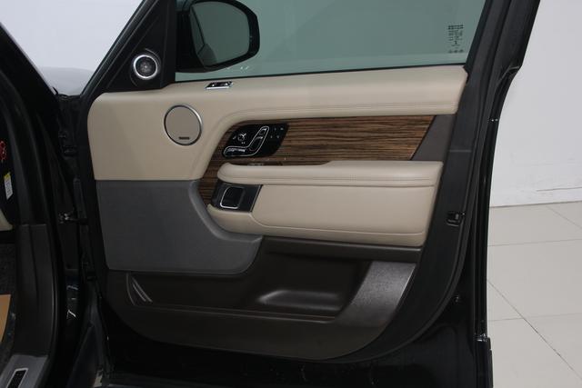 Land Rover Range Rover 2018 3.0 V 6 SC Vogue — фото 9