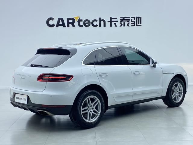 Porsche Macan 2017 Macan 2.0 T — фото 4