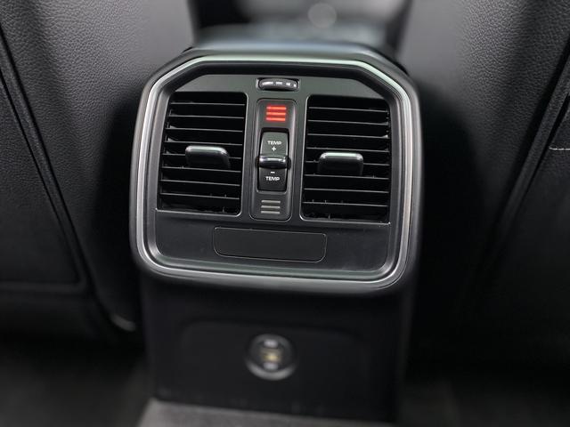 Porsche Macan 2017 Macan 2.0 T — фото 13
