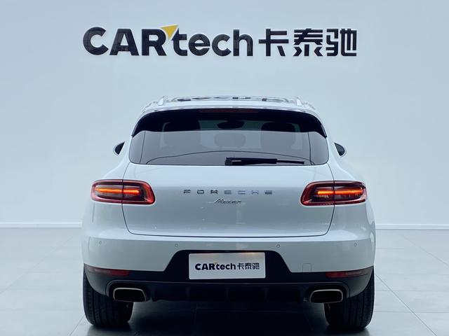 Porsche Macan 2017 Macan 2.0 T — фото 3