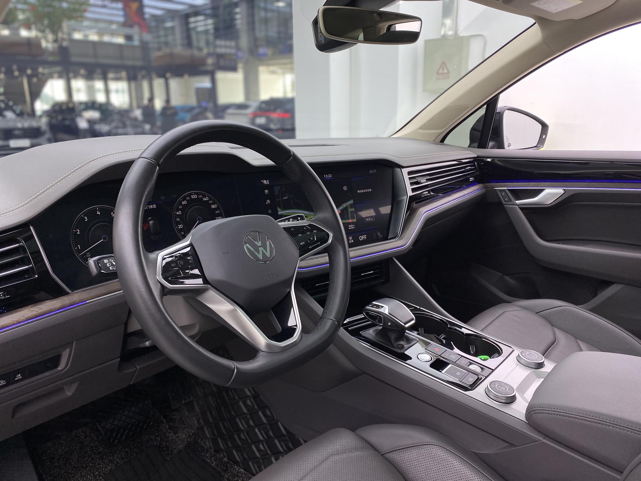 Volkswagen Touareg 2022 3.0TSI Sport