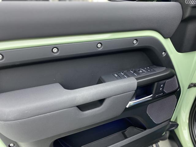 Land Rover Guardian 2023 — фото 11