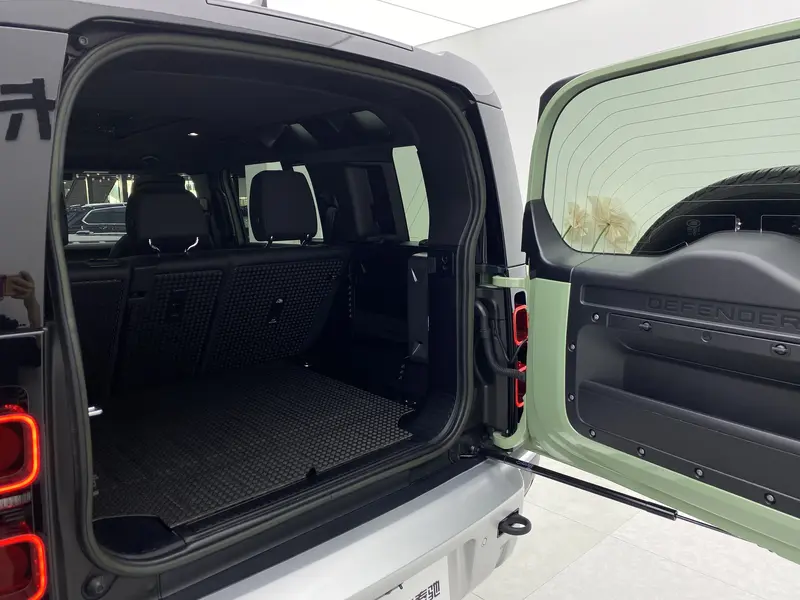 Land Rover Defender — фото 17