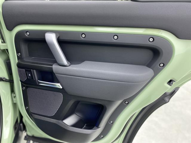 Land Rover Guardian 2023 — фото 14