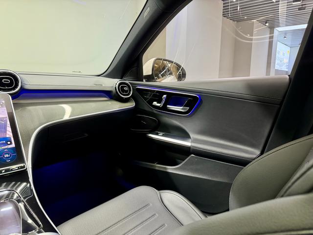 Mercedes Benz C-Class 2023 — фото 15