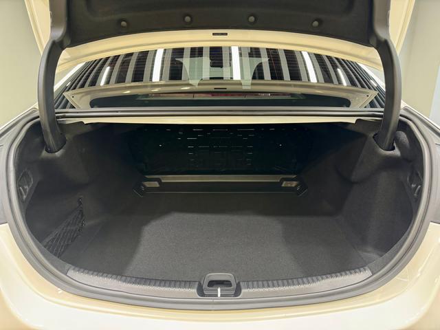 Mercedes Benz C-Class 2023 — фото 28