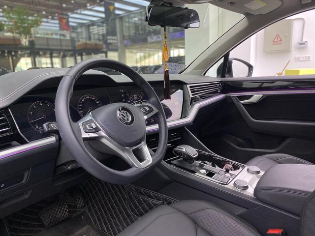 Volkswagen Touareg 2019 Черный из Китая