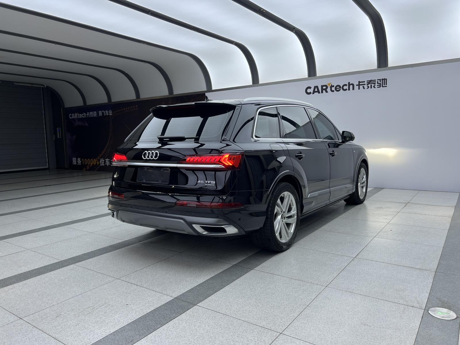 Audi Q7 2023 45 TFSI quattro S line Sport
