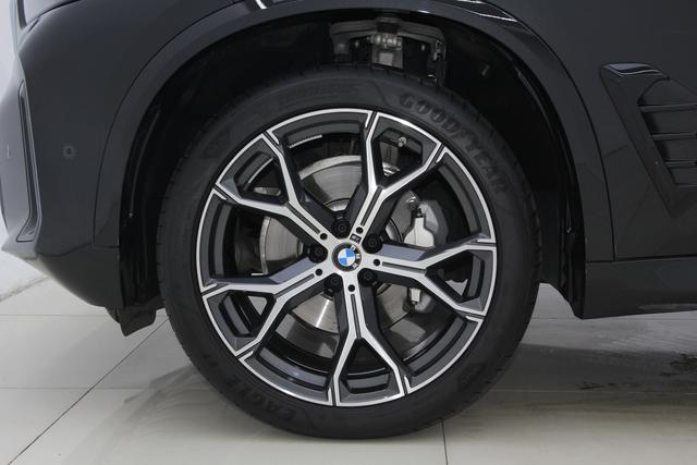 BMW X5 2025 x Drive 30 Li M — фото 13