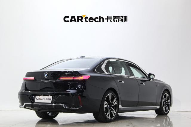 BMW 7-Series 2023 740 Li Leading M — фото 6