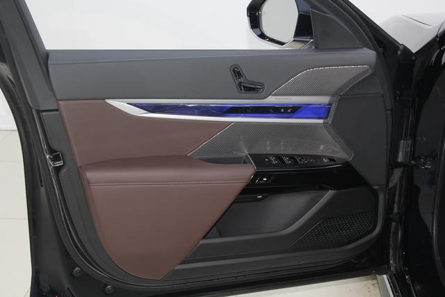 BMW 7-Series 2023 740 Li Leading M — фото 13