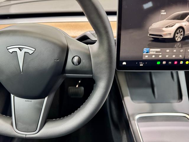 Tesla Model Y 2023 — фото 12