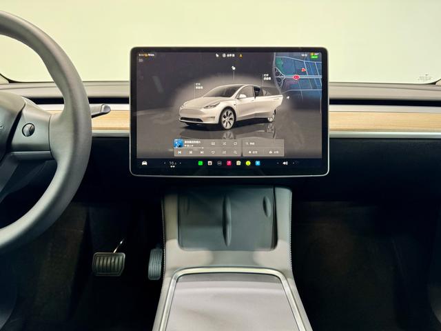 Tesla Model Y 2023 — фото 16