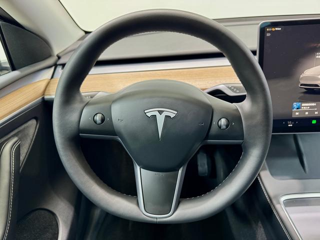 Tesla Model Y 2023 — фото 17