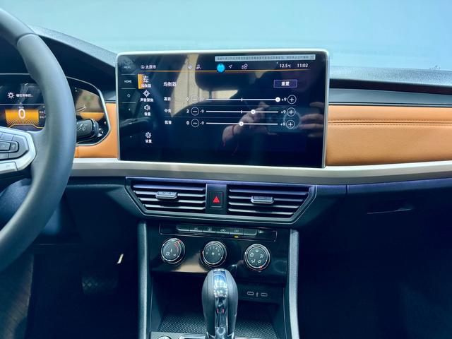 Volkswagen Bora 2025 200 TSI DSG — фото 17