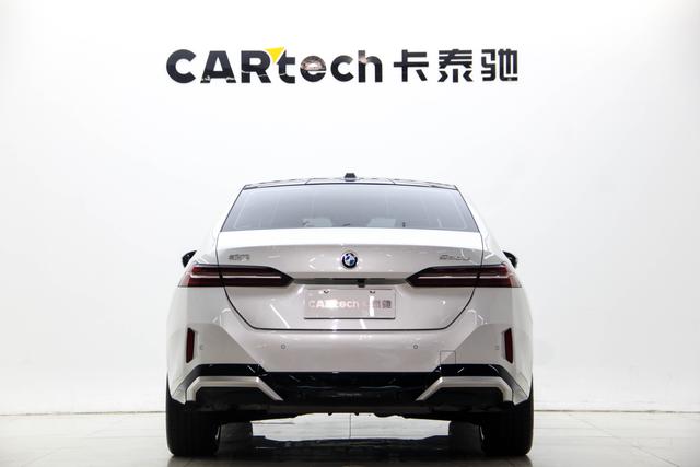 BMW 5-Series 2024 530 Li Leading M — фото 5
