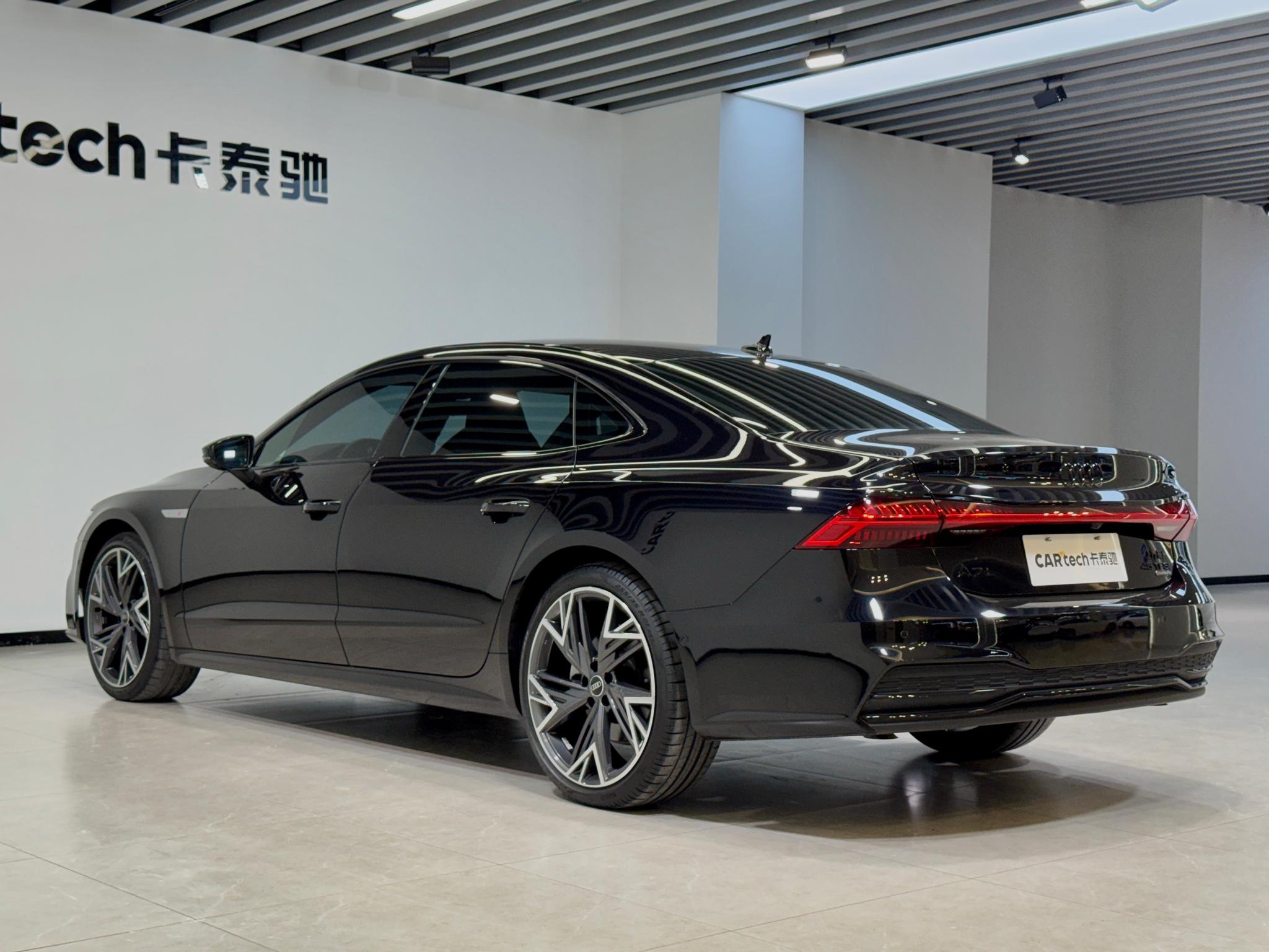 Audi A7L 2023 45 TFSI quattro S-line