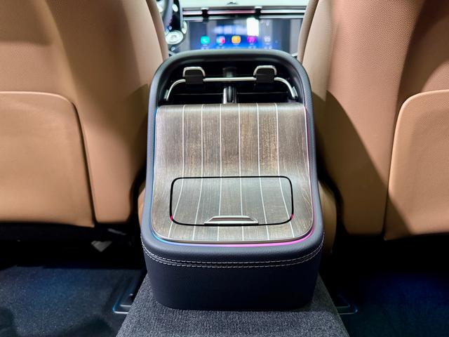Mercedes-Benz E-Class 2024 E 300 L Luxury — фото 11