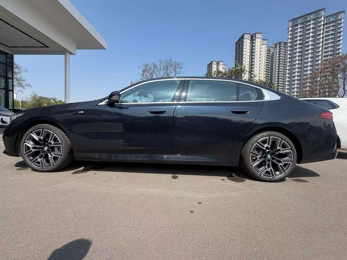 BMW 5 Series 5 2025 530Li Premium M Sport