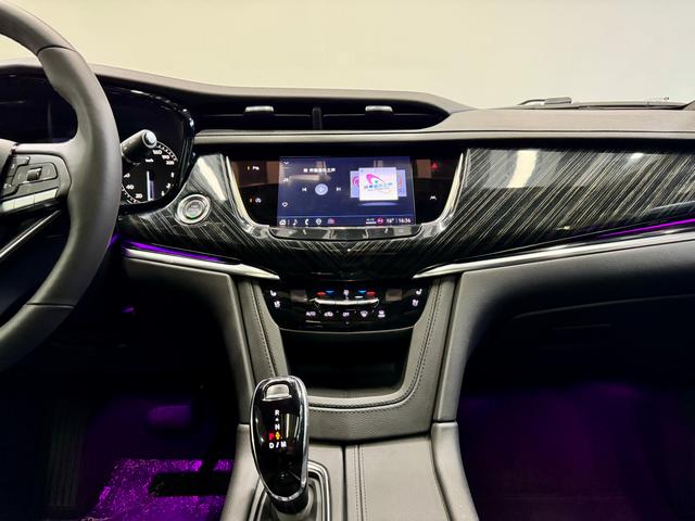 Cadillac XT6 2022 2.0 T 4 WDLuxury — фото 16