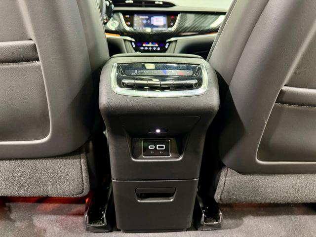 Cadillac XT6 2022 2.0 T 4 WDLuxury — фото 12