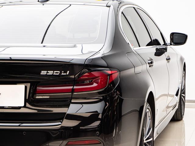 BMW 5-Series 2023 530 Li Leading — фото 7