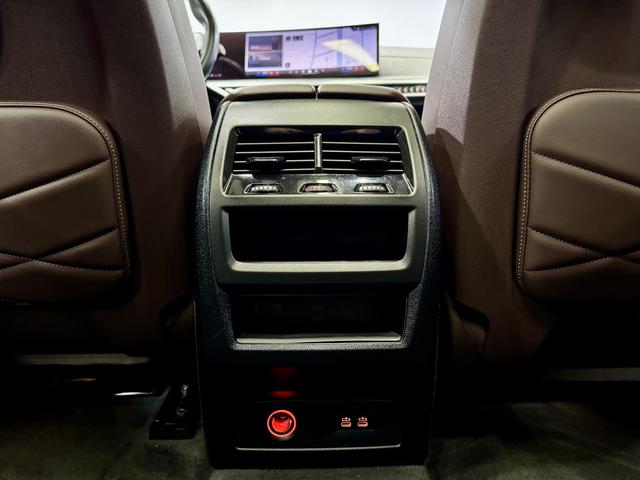 BMW X5 2023 x Drive 30 Li M — фото 13