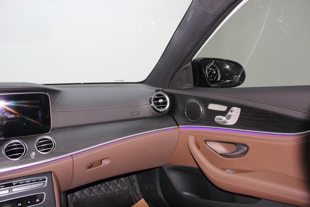 Mercedes-Benz E-Class 2023 E 300 L — фото 18